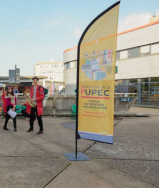 photo d'un oriflamme izzy tention pour l'UPEC