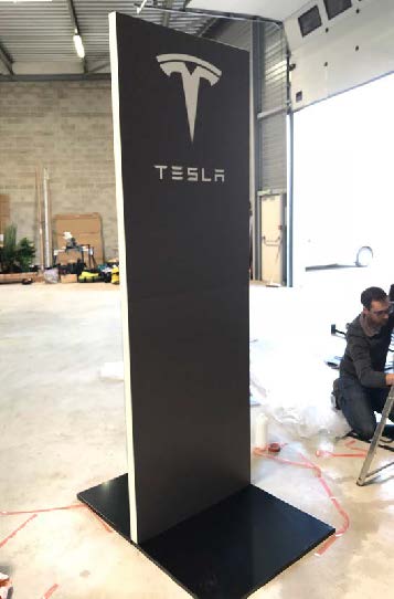 image d'un totem outdoor Tesla